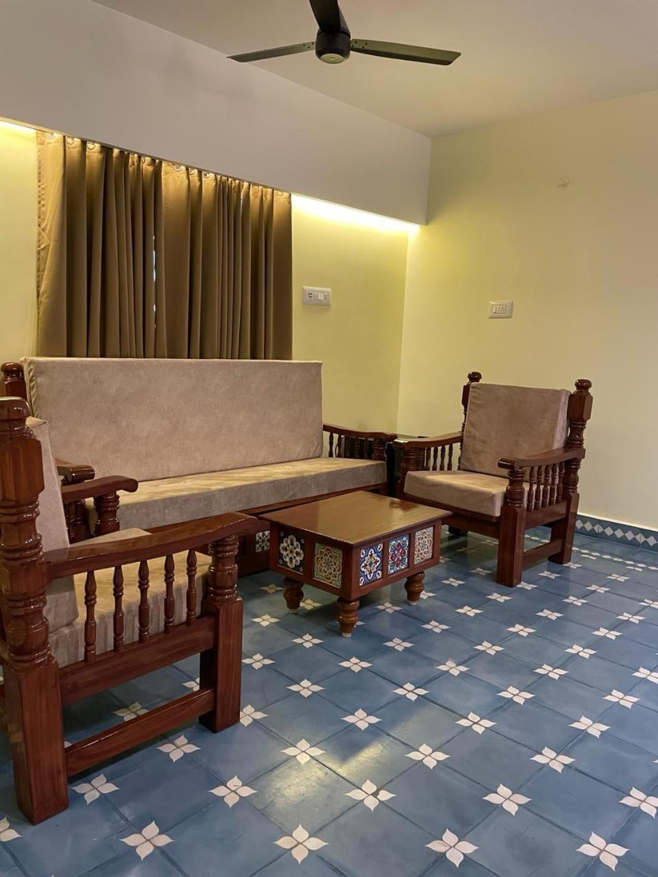 Viswa Residency Srirangam - Heritage Rooms Tiruchirappalli Экстерьер фото